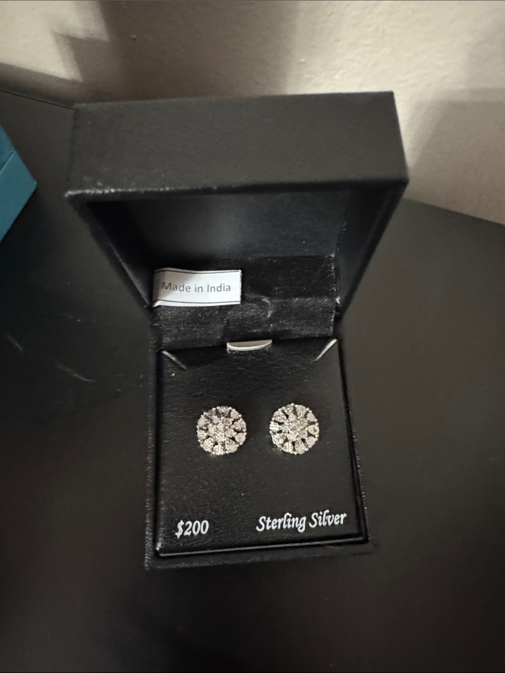 1/10 CT DIAMOND Earrings in sterling silver